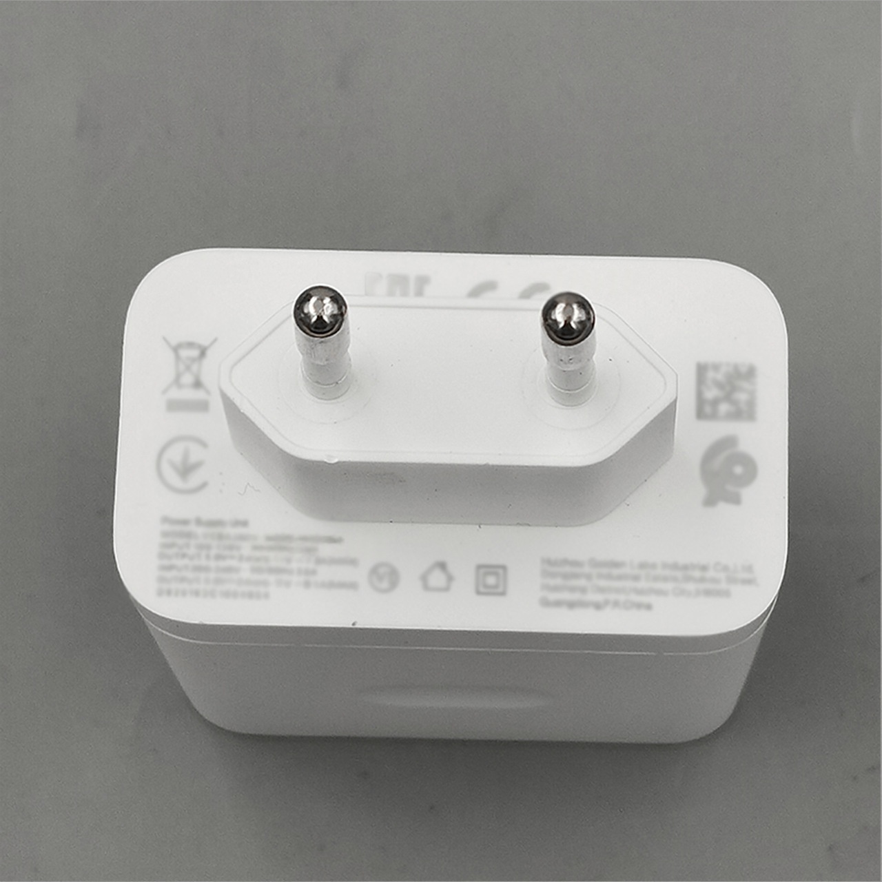 Mini Fast-charging Power Bank With Built-in Cable